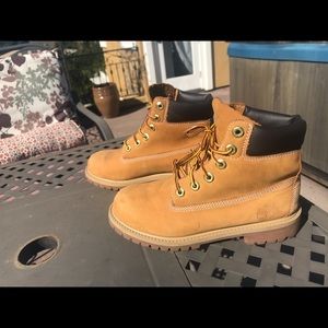 Timberland 6 inch premium women boots size 7